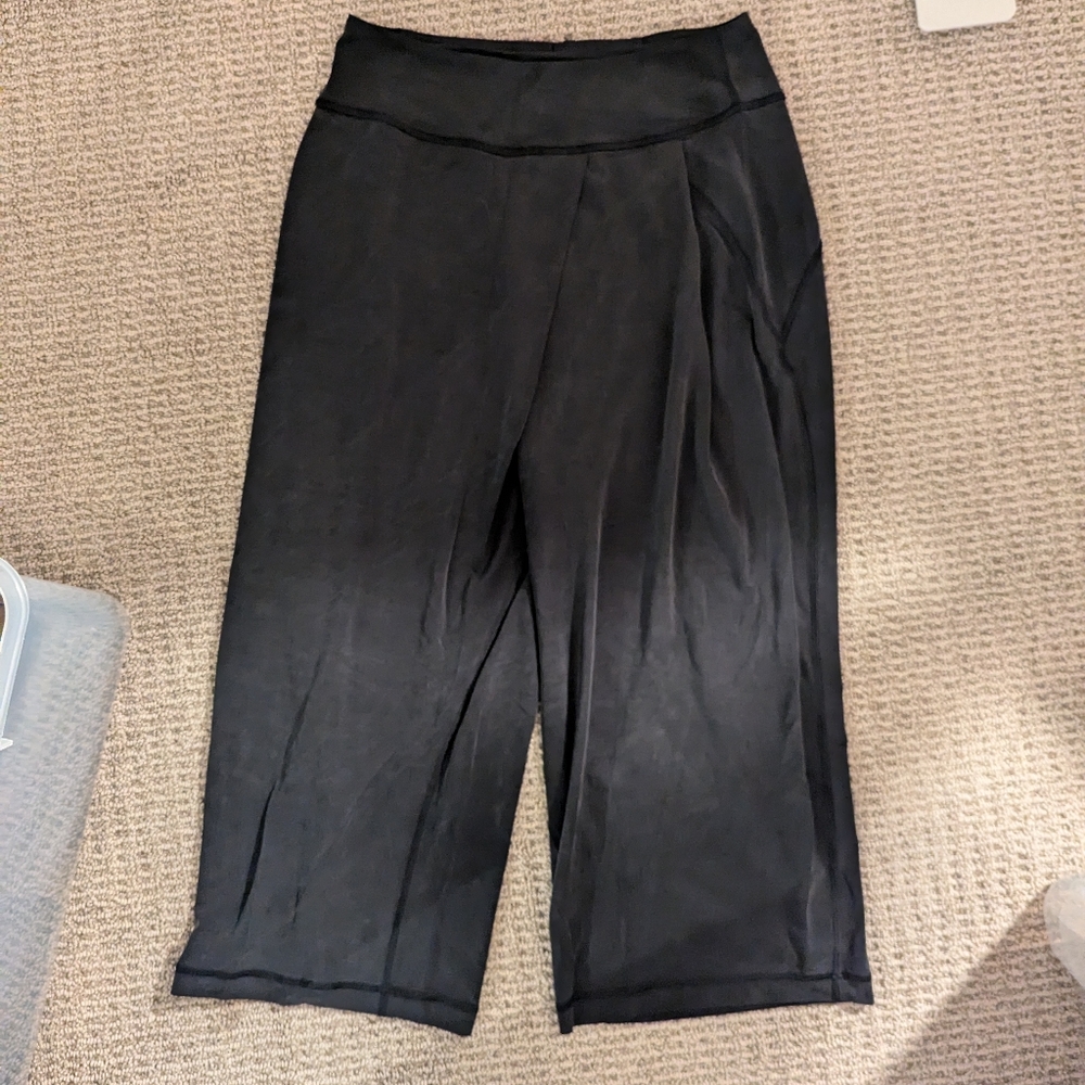 Lululemon Cupro-Modal Crop Pant, Size 6